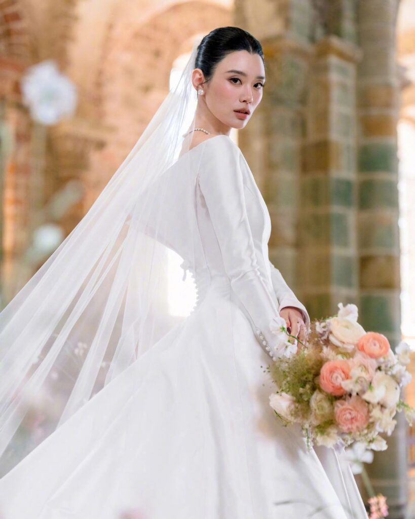 Hề Mộng Dao chọn layout makeup tinh tế