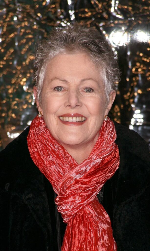 Lynn Redgrave qua đời khi anh trai ra đi chưa đầy 1 tháng