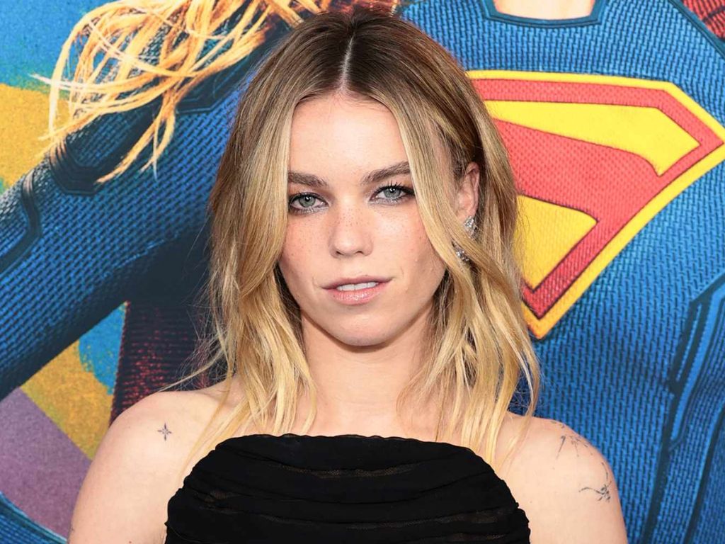 Nữ chính Milly Alcock trong vai Supergirl