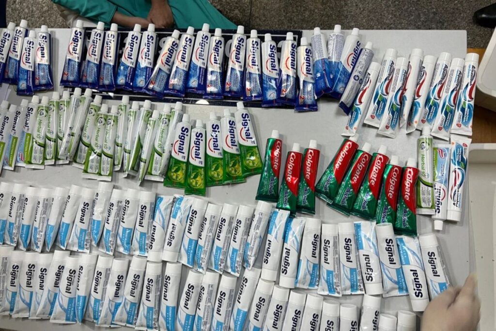 157 tuýp kem đánh răng chứa hơn 11,2 kg ma túy tổng hợp do 4 nữ tiếp viên hàng không Vietnam Airlines xách tay