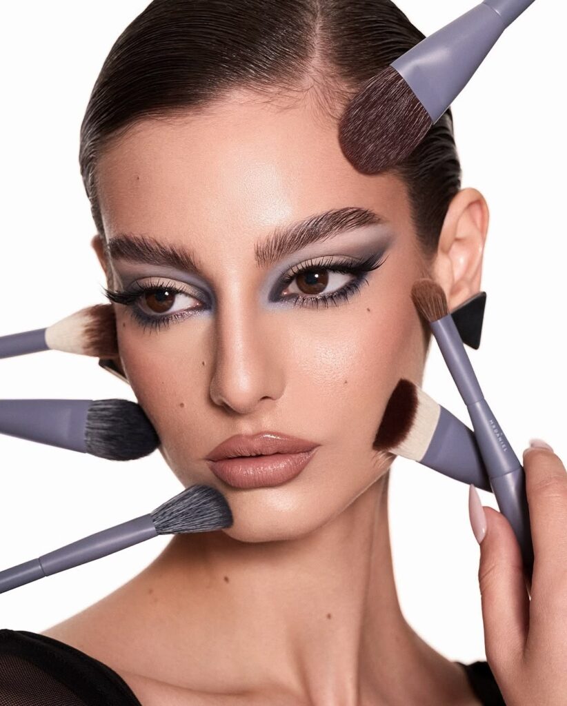 Makeup tone nâu Tây sang chảnh: Bí quyết chuẩn Hollywood 6 Các bước trang điểm tone nâu Tây chuẩn đẹp, cuốn hút