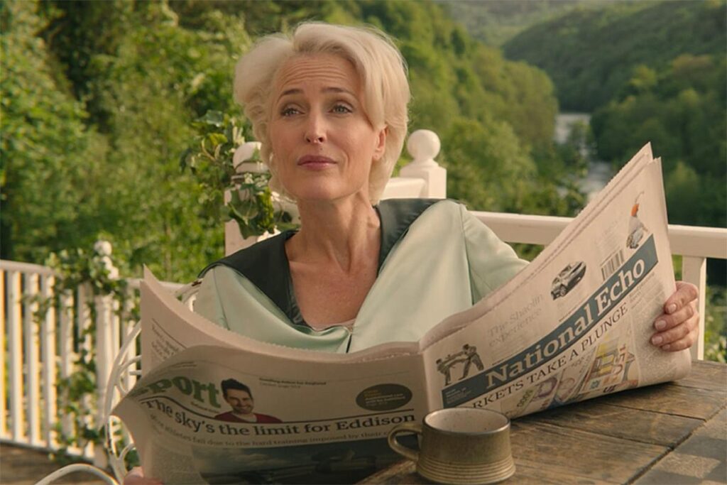 Gillian Anderson gây ngỡ ngàng khi tiết lộ mối tình đồng giới