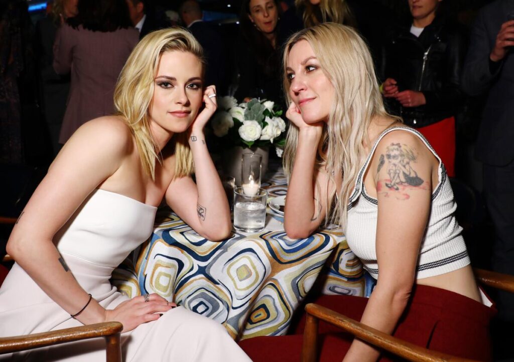 Kristen Stewart không ngần ngại tán dương vợ Dylan Meyer