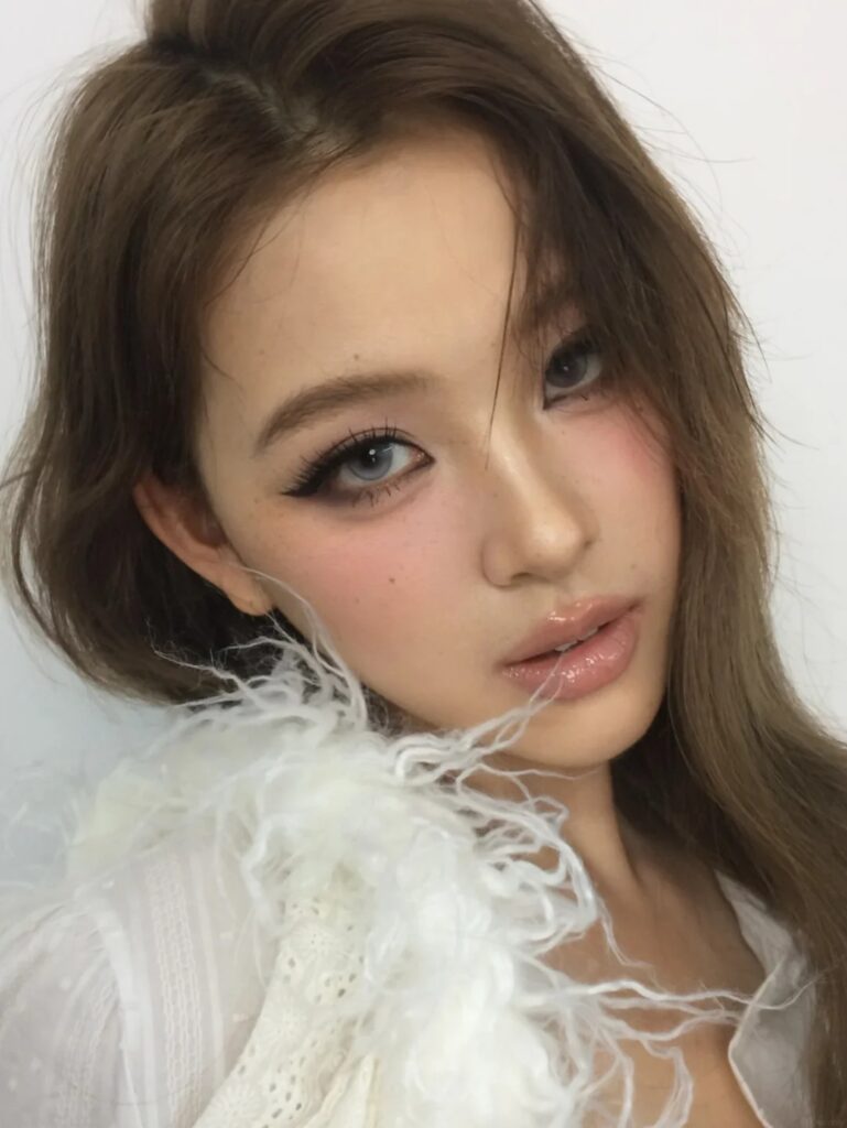 Makeup tone Tây đi tiệc màu hồng nhẹ nhàng, sang chảnh