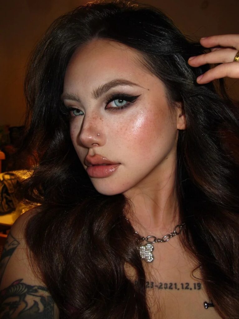 Layout makeup tone Tây đi tiệc màu khói xám lạnh (Cool Smoke)