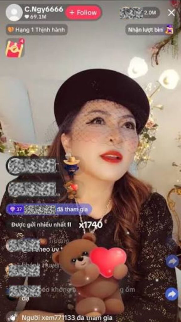 Nguyễn Phương Hằng livestream phá vỡ kỷ lục lượt xem, gọi tên dàn mỹ nhân showbiz 1 Nguyễn Phương Hằng livestream 2tr lượt xem