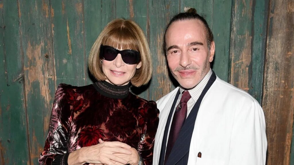 Anna Wintour gây tranh cãi khi khen John Galliano