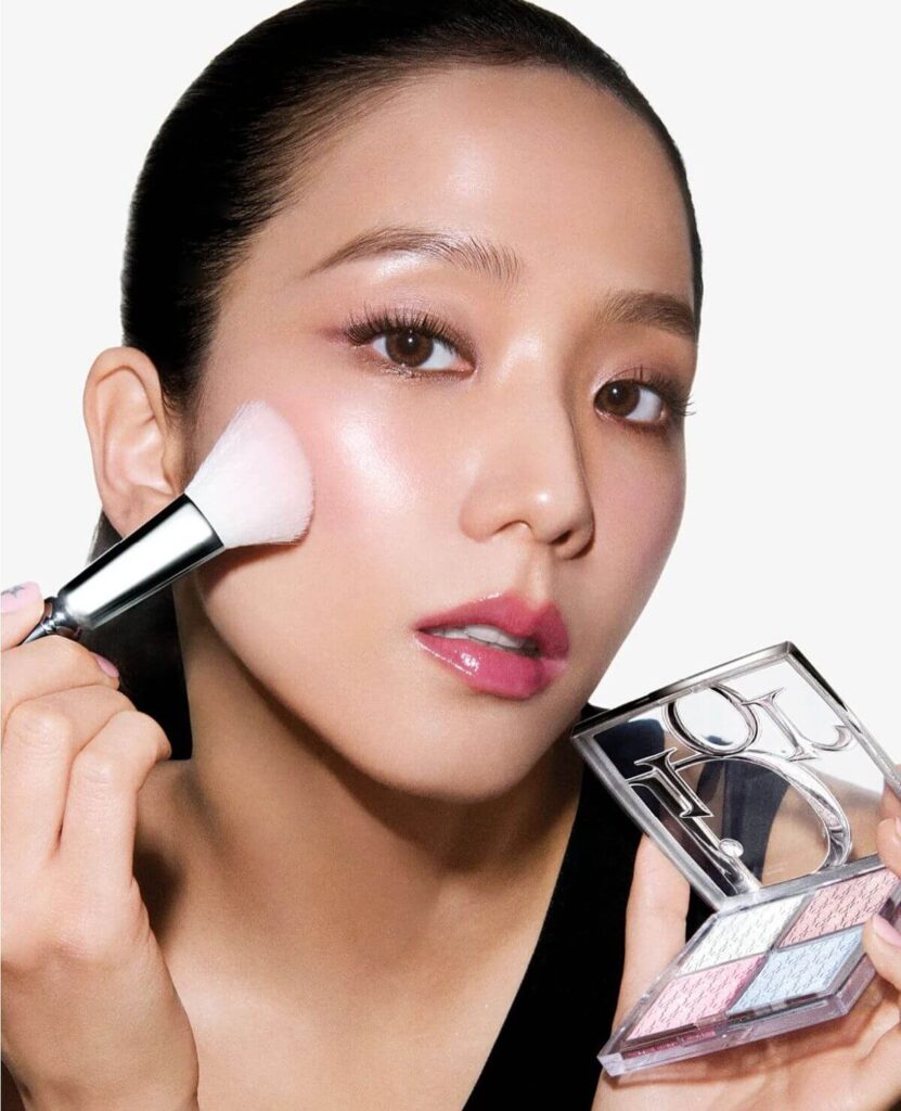Chi tiết cách makeup tone hồng chuẩn đẹp