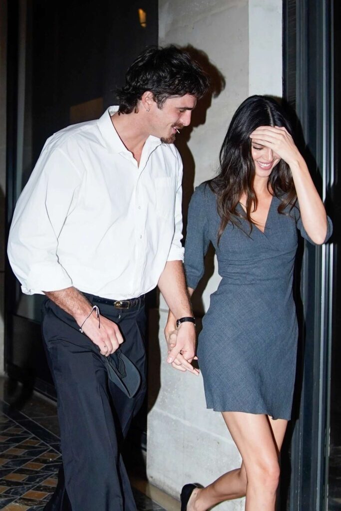 kendall jenner va jacob elordi sanh doi tai tuan le thoi trang paris 2