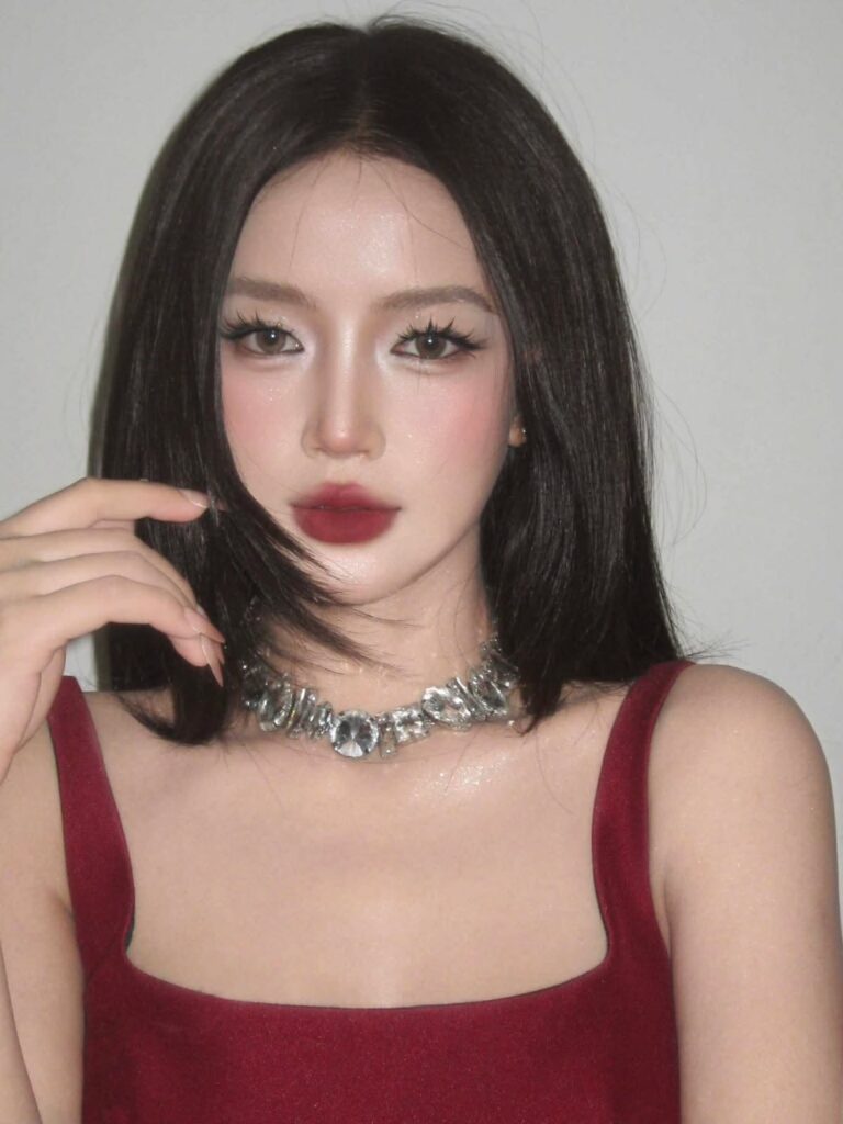 Top 15+ tone makeup đẹp nhất: Bí quyết chọn layout tôn da 8 Makeup tone đỏ quyến rũ, sang chảnh