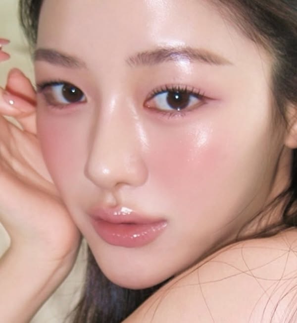 Top 15+ tone makeup đẹp nhất: Bí quyết chọn layout tôn da 6 Makeup tone hồng ngọt ngào, đáng yêu