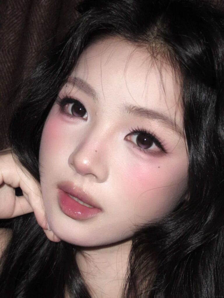 Sức hút của xu hướng tone makeup hồng baby 