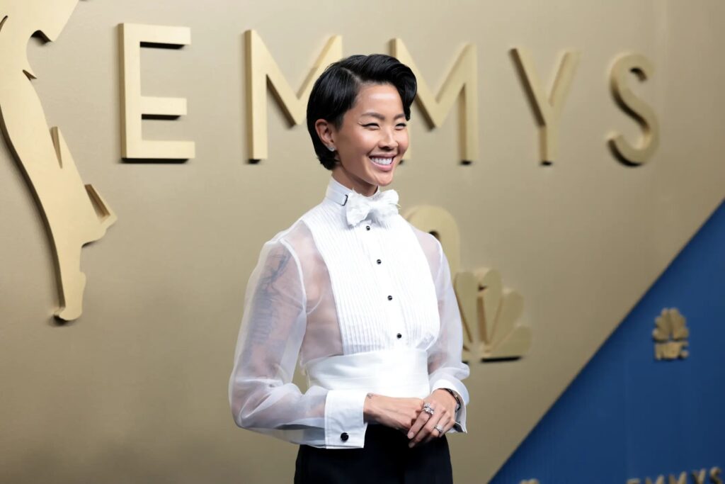 Trang phục thảm đỏ Emmy 2026 Kristen Kish
