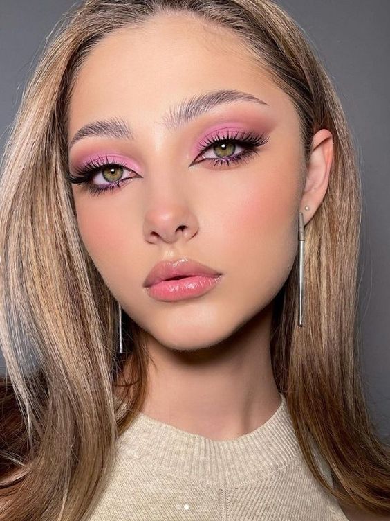 Makeup tone hồng khói là gì