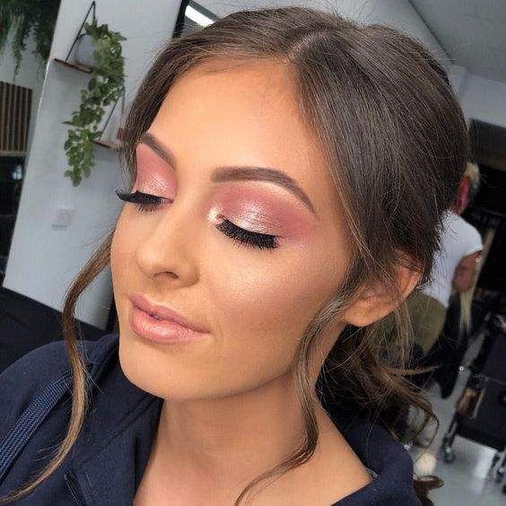 Các bước makeup tone hồng khói