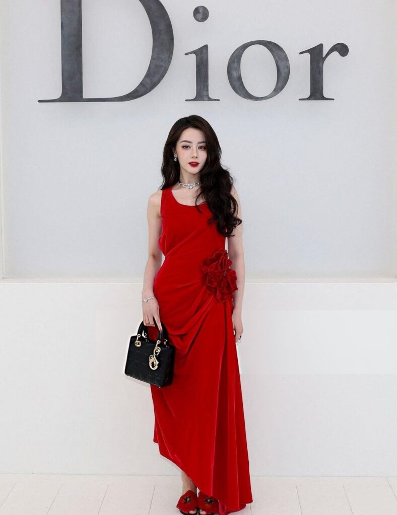 Địch Lệ Nhiệt Ba tại show Dior Xuân/Hè 2027