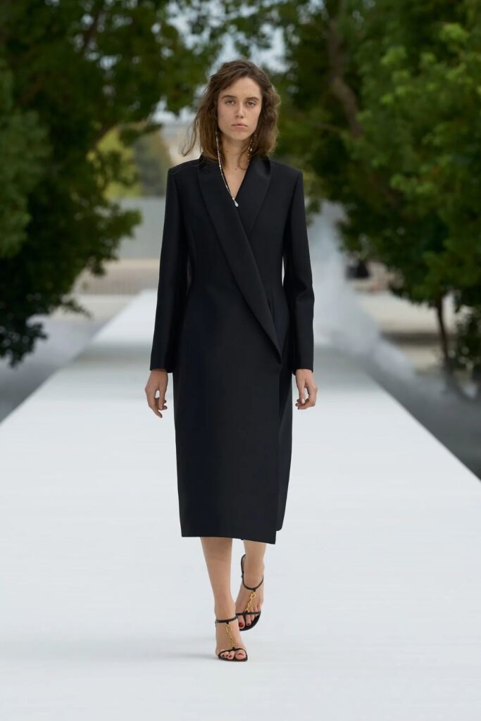 Dior Xuân/Hè 2027 Look 26 tưởng nhớ