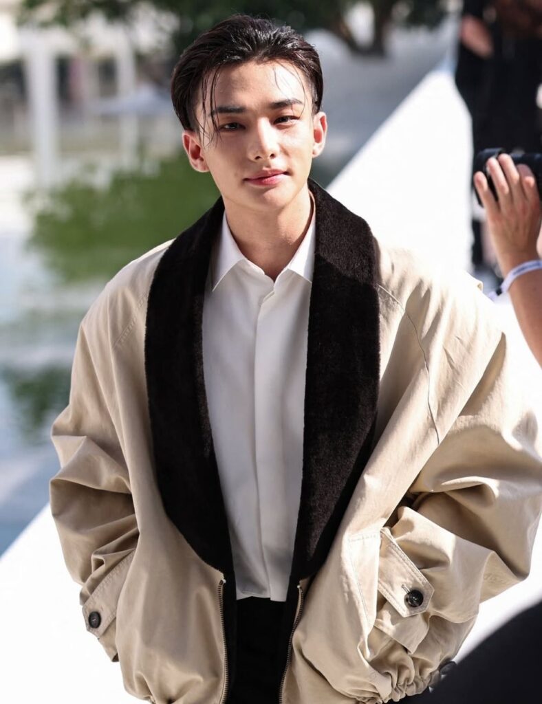 Hyunjin tại show Dior Xuân/Hè 2027