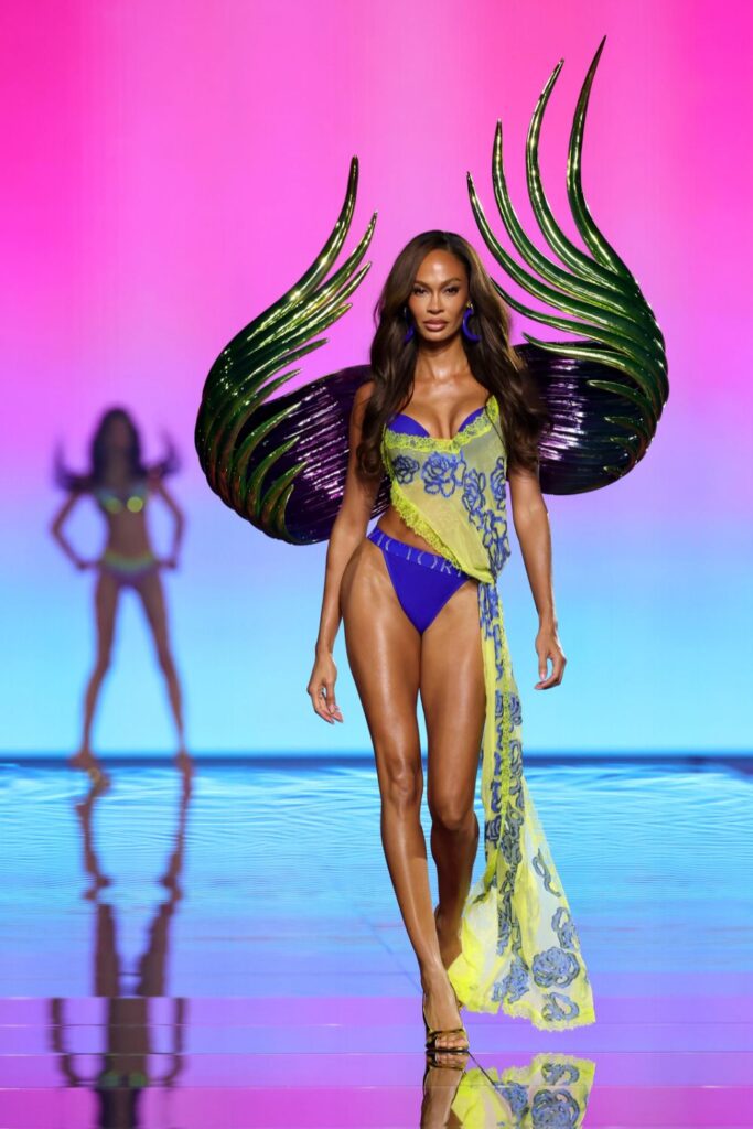 Joan Smalls tại Victoria's Secret 2026