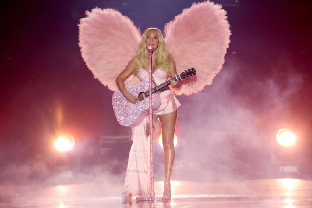 Megan Moroney tại Victoria's Secret 2026